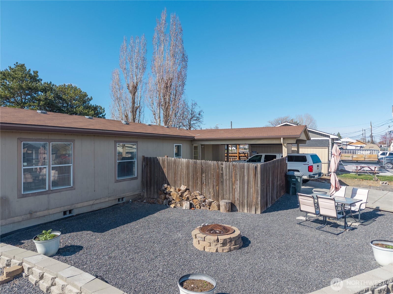 1341 W Columbia Avenue , Moses Lake, WA 98837