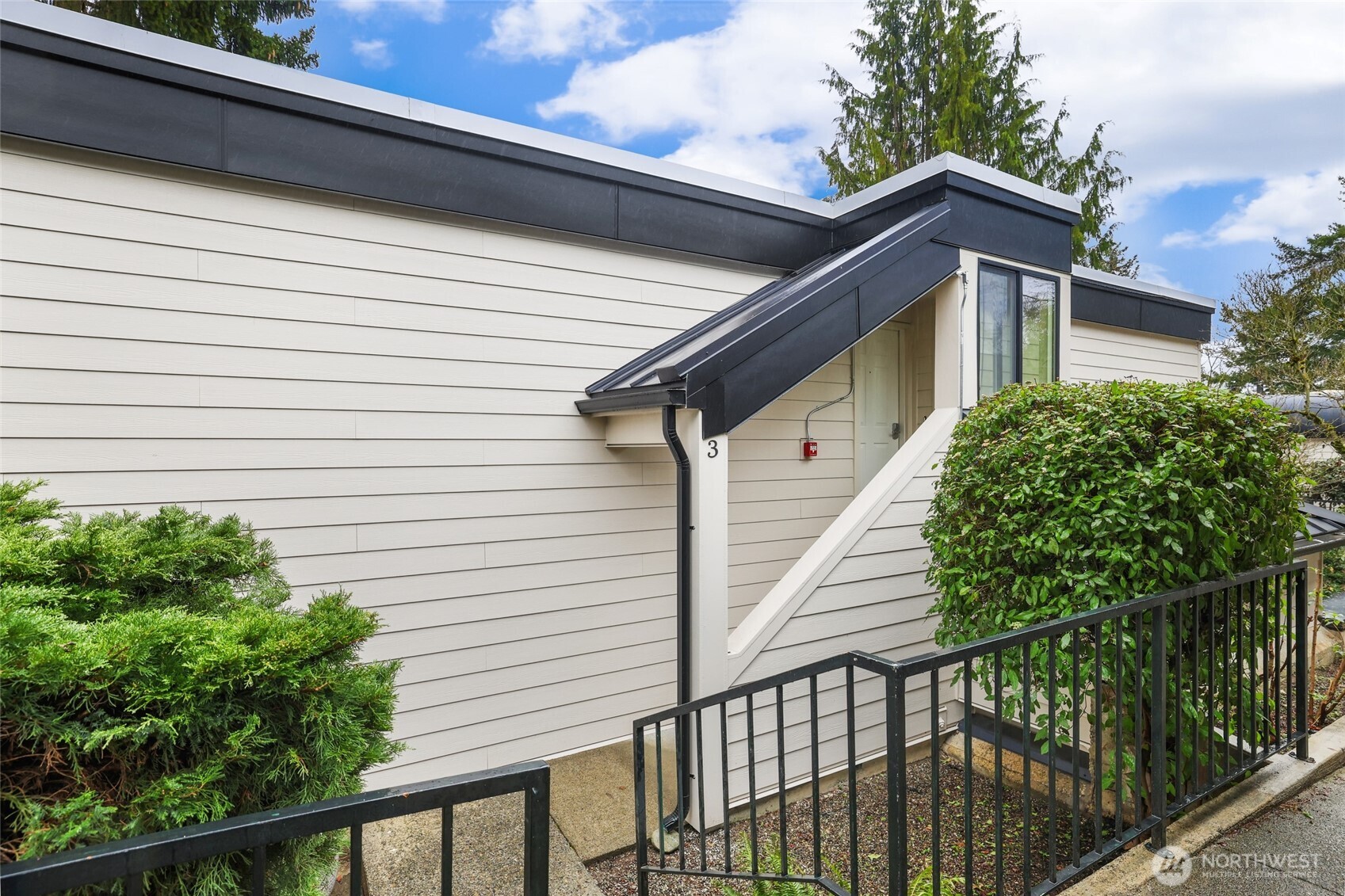 15249 Sunwood Boulevard #A3, Tukwila, WA 98188