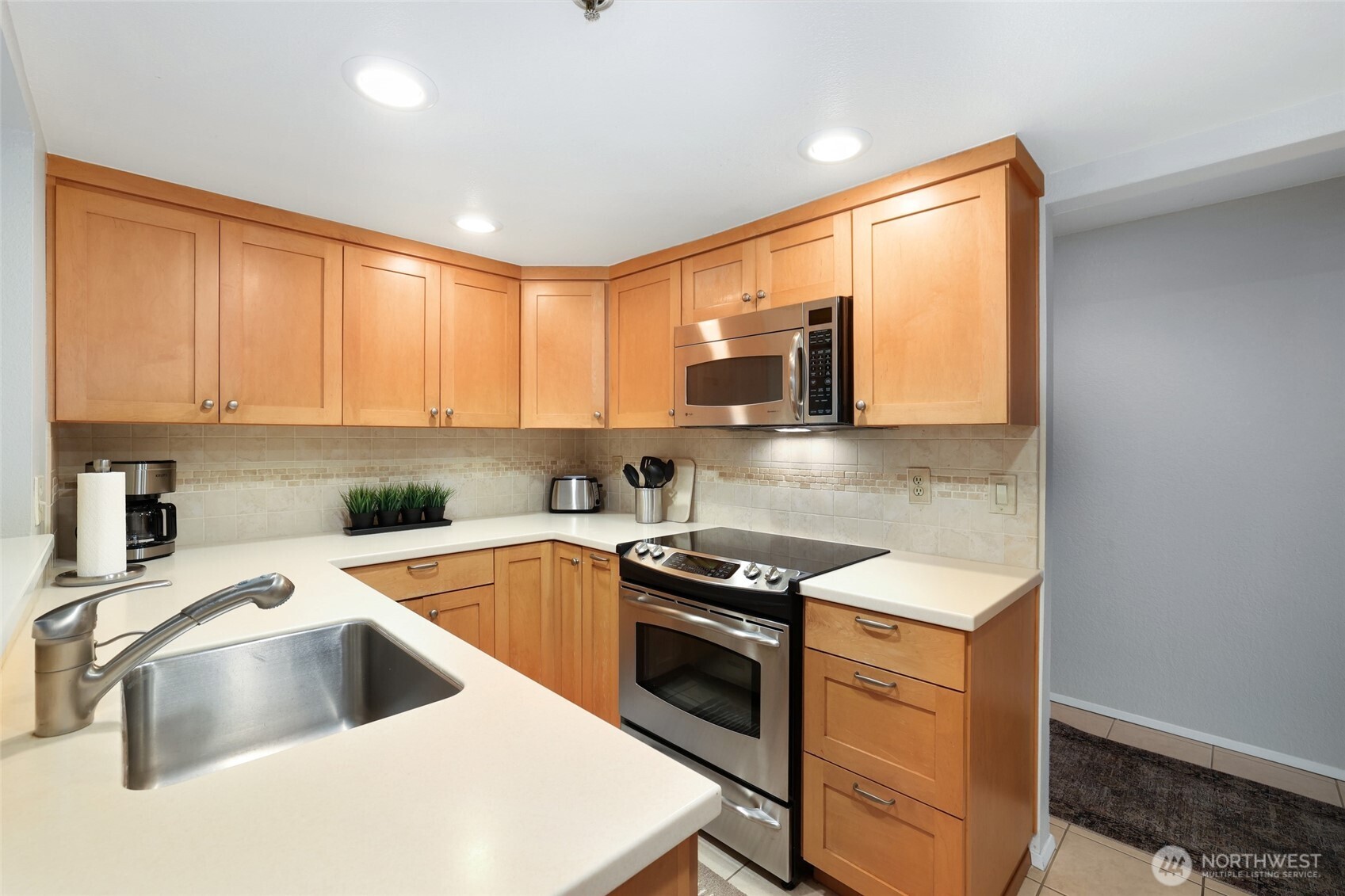 15249 Sunwood Boulevard #A3, Tukwila, WA 98188