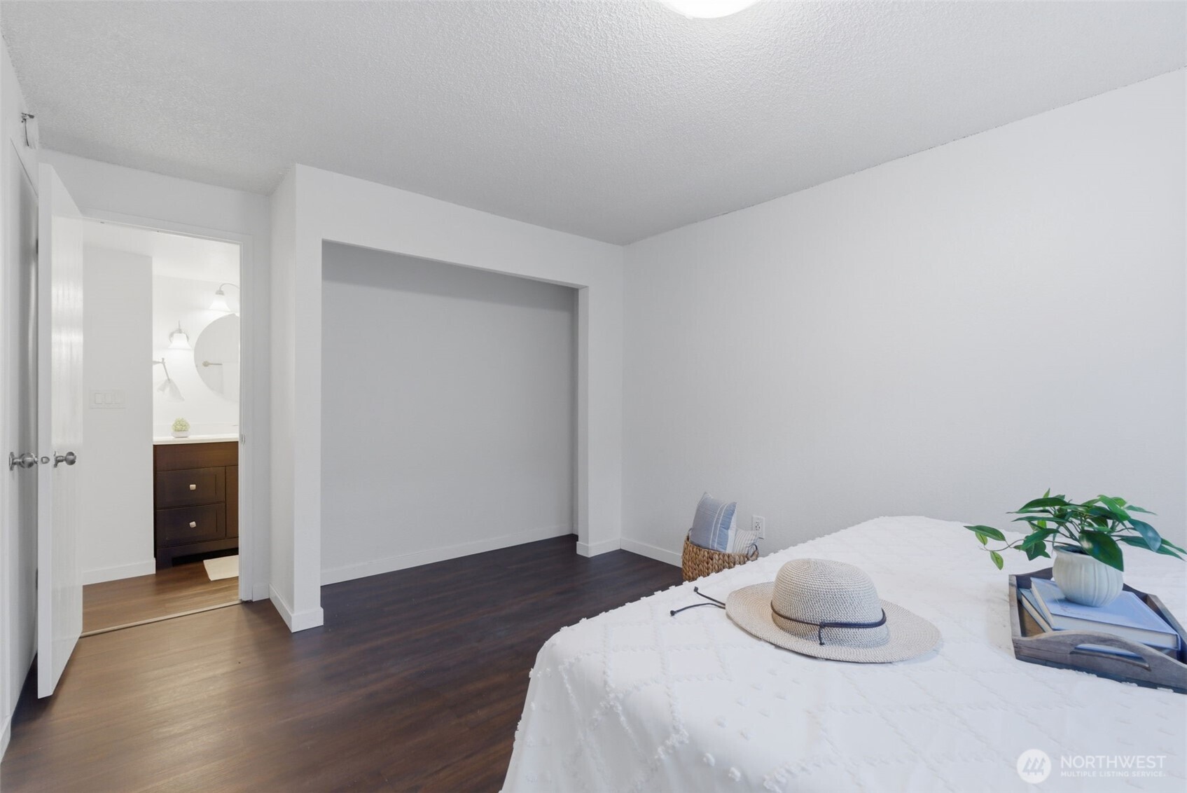 26425 Pennsylvania Avenue NE #4, Kingston, WA 98346
