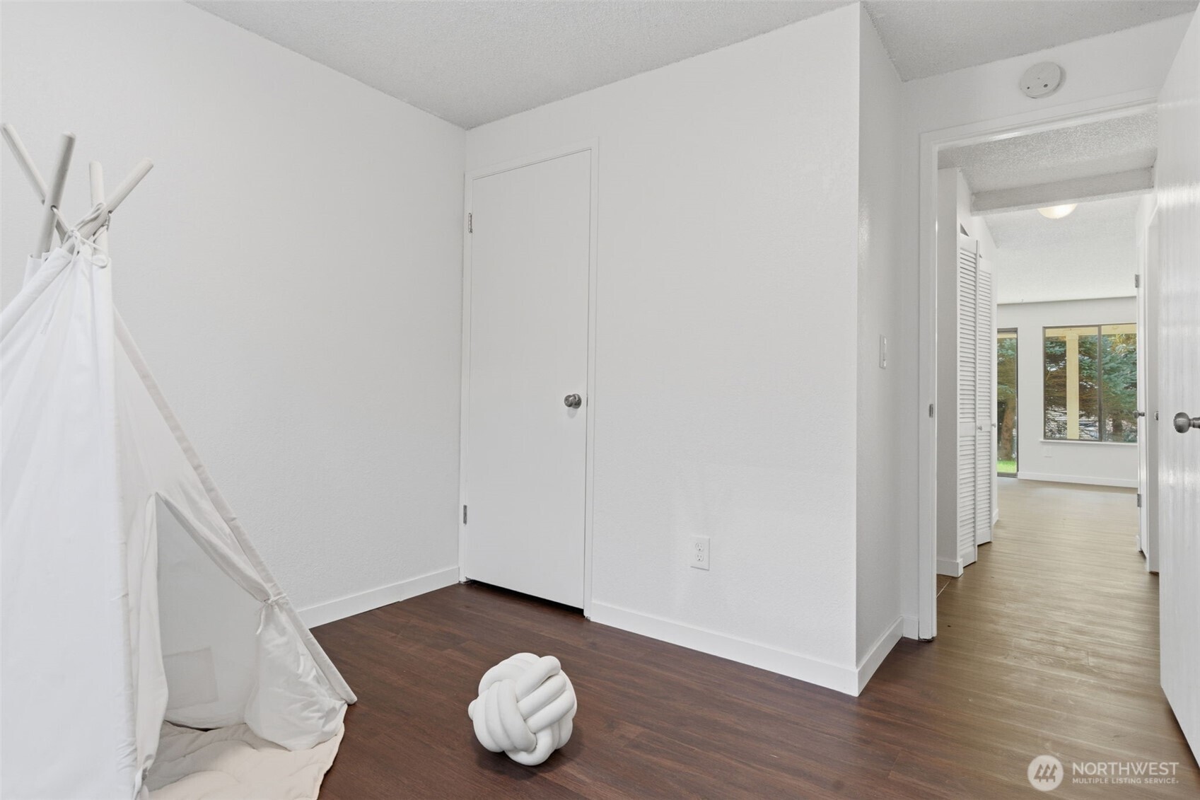 26425 Pennsylvania Avenue NE #4, Kingston, WA 98346