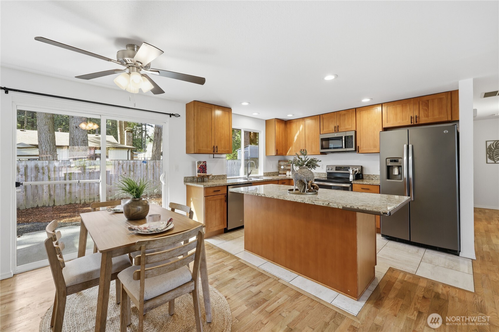 3340 SE Cedar Court , Port Orchard, WA 98366