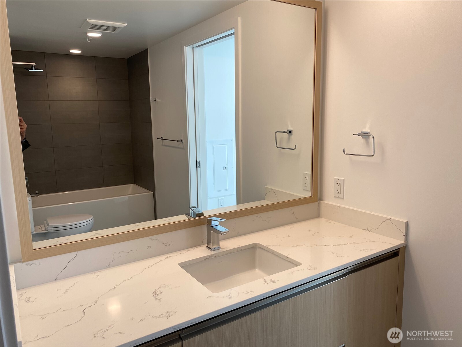 1808 Minor Avenue #1301, Seattle, WA 98101