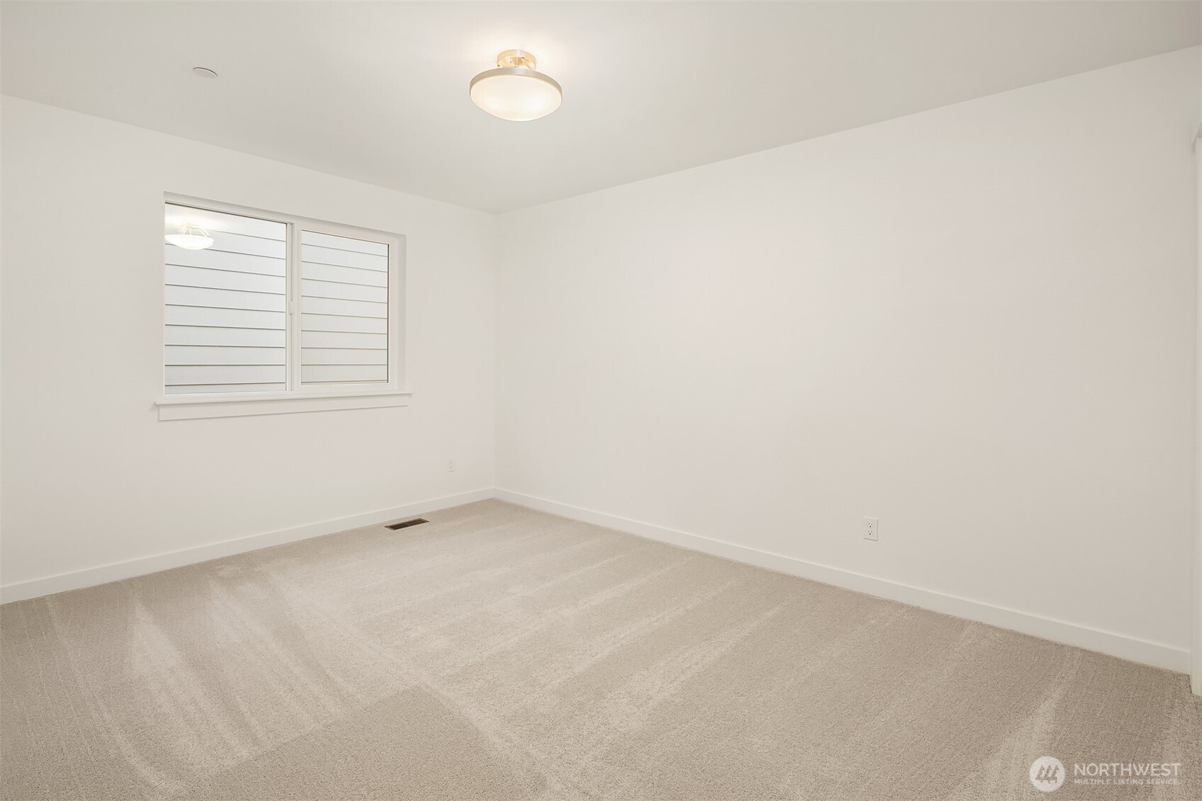 22214 98th Avenue W, Edmonds, WA 98020