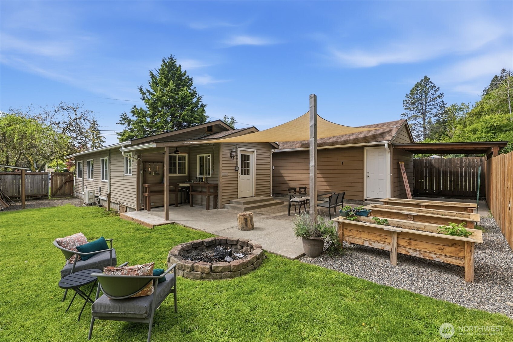 657 NW 10th Avenue , Camas, WA 98607