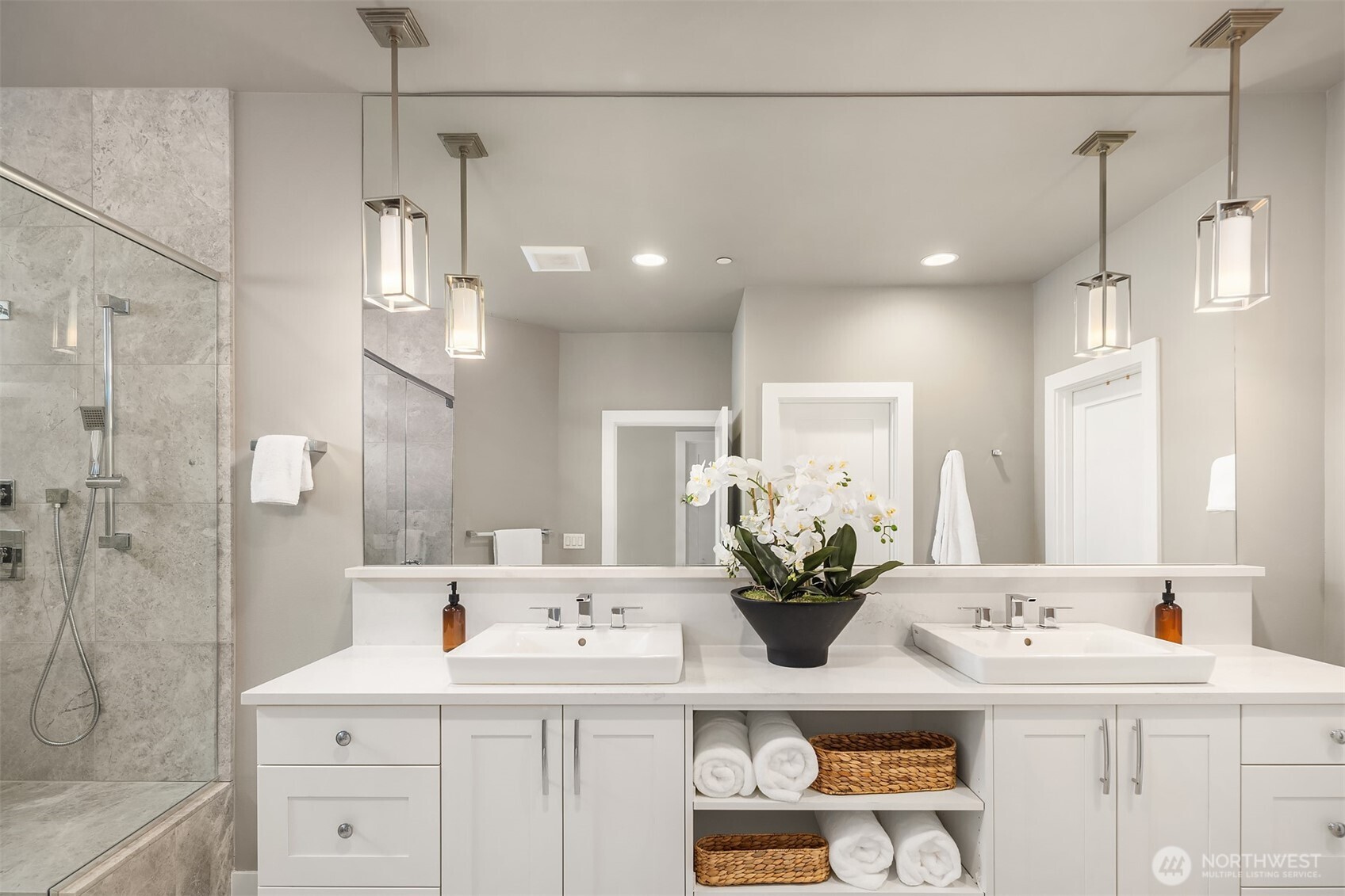 214 4th Court S #6, Kirkland, WA 98033