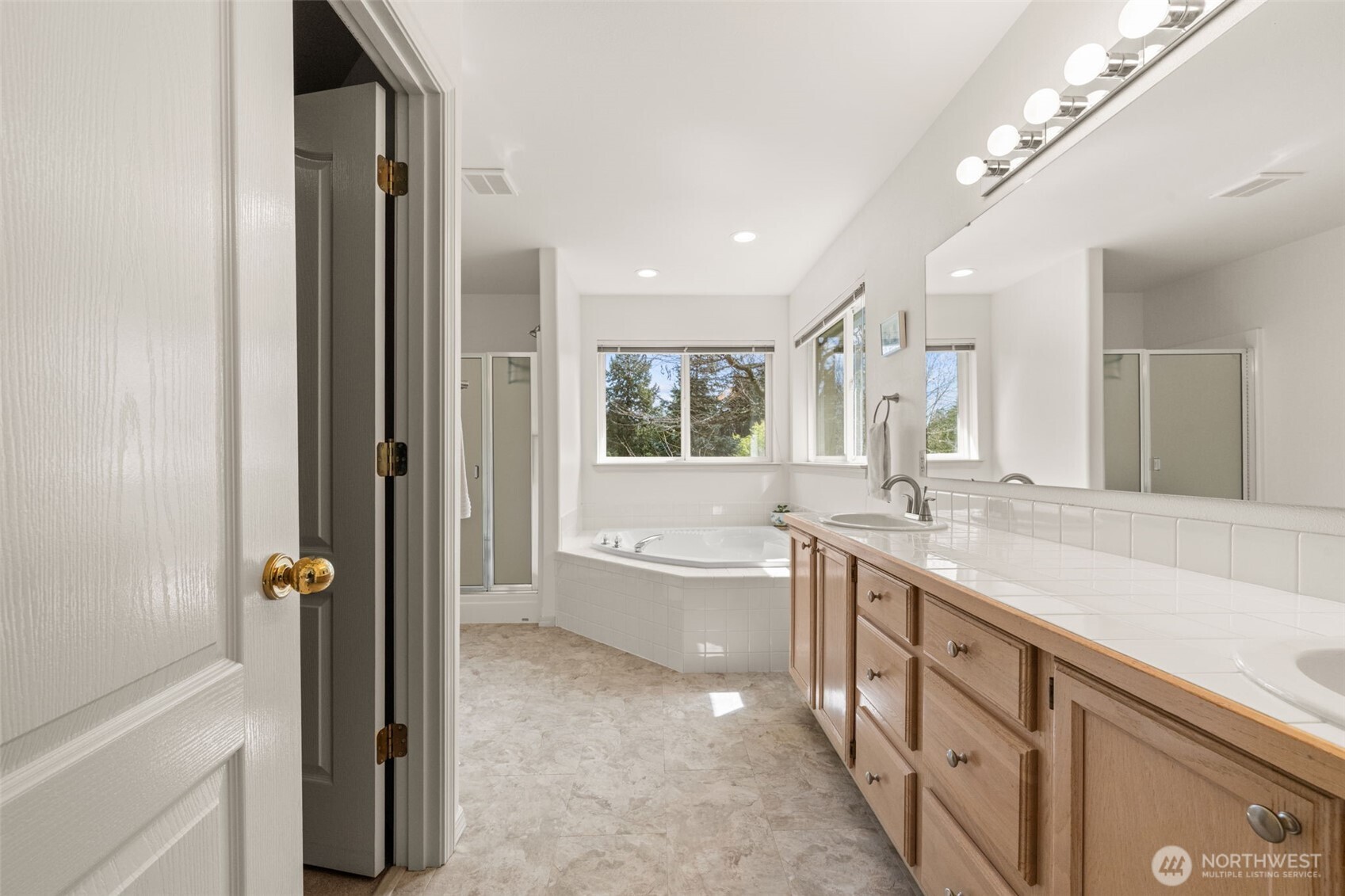 7137 Highlands Drive NE, Olympia, WA 98516