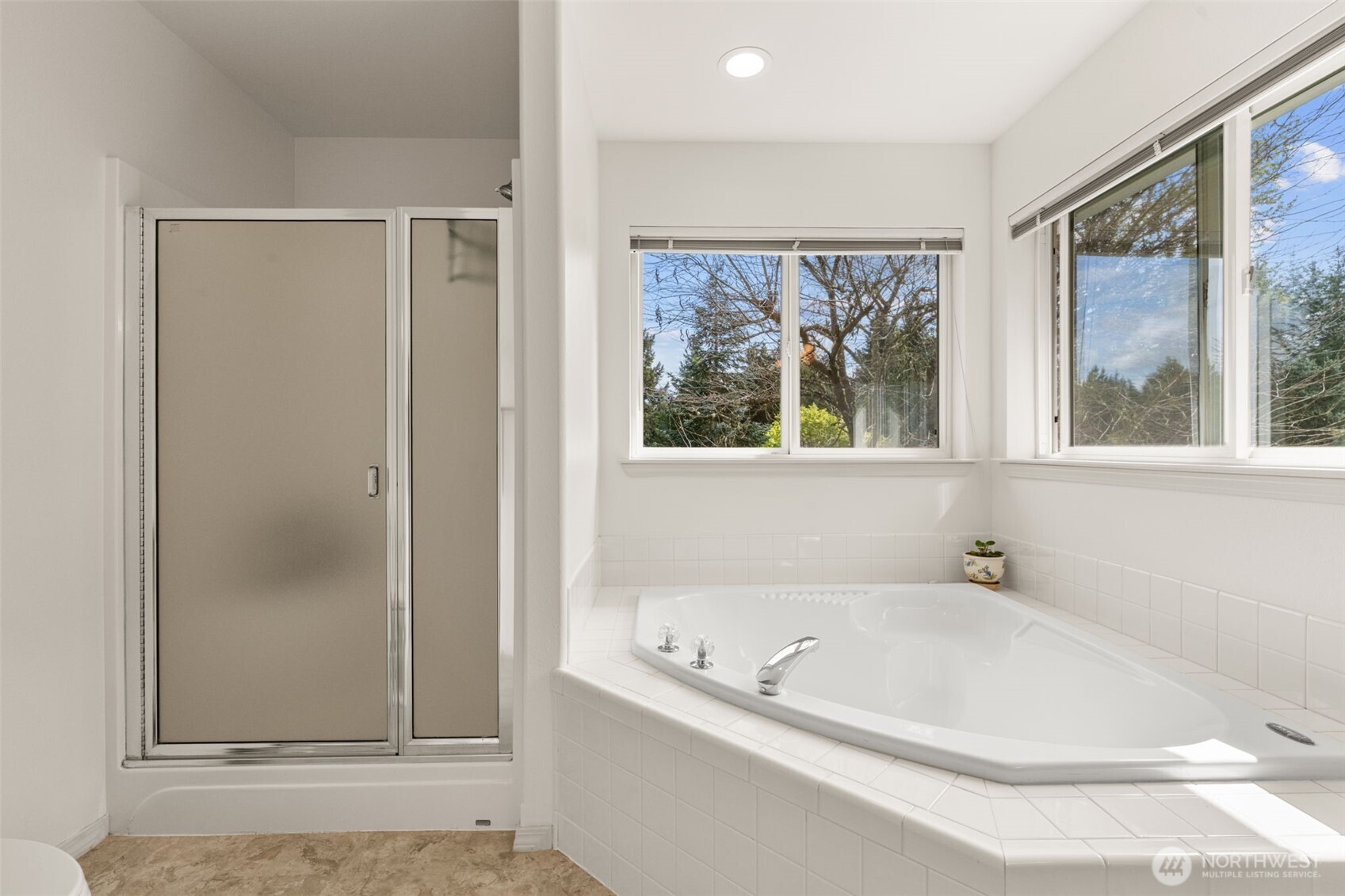 7137 Highlands Drive NE, Olympia, WA 98516