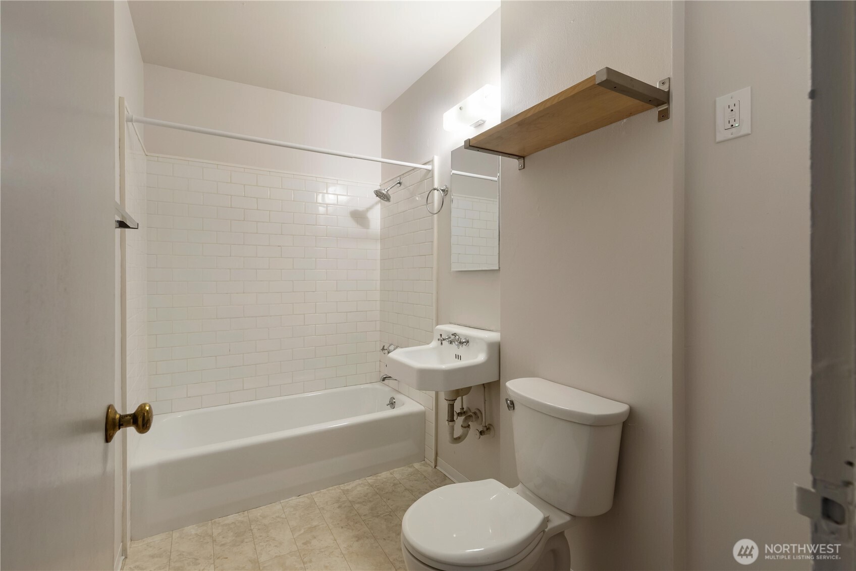 7618 Greenwood Avenue N, Seattle, WA 98103