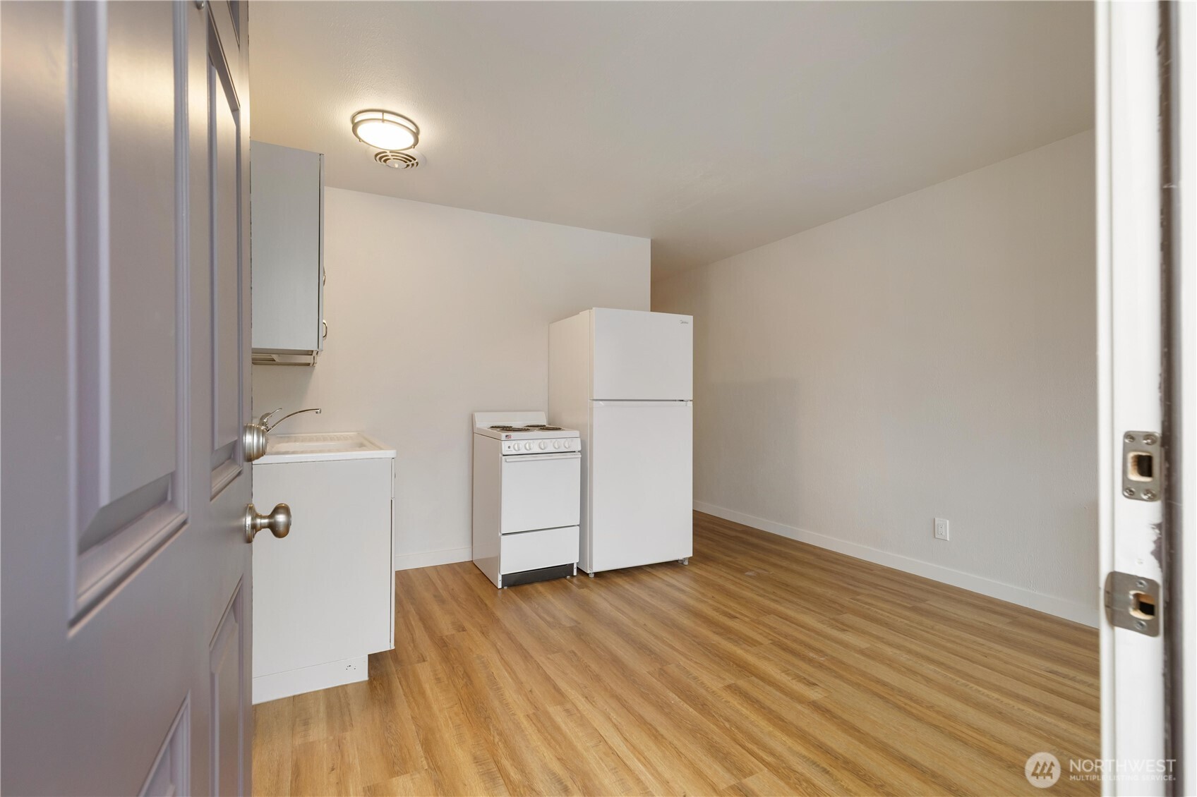 7618 Greenwood Avenue N, Seattle, WA 98103