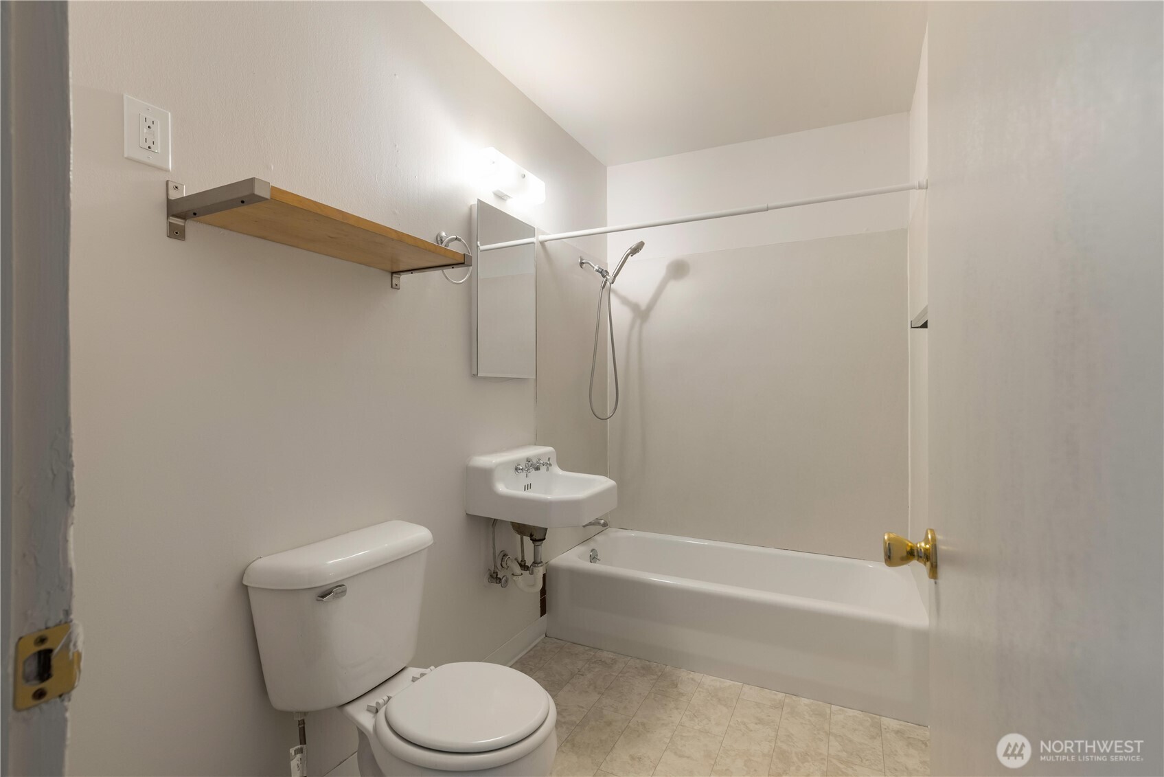 7618 Greenwood Avenue N, Seattle, WA 98103