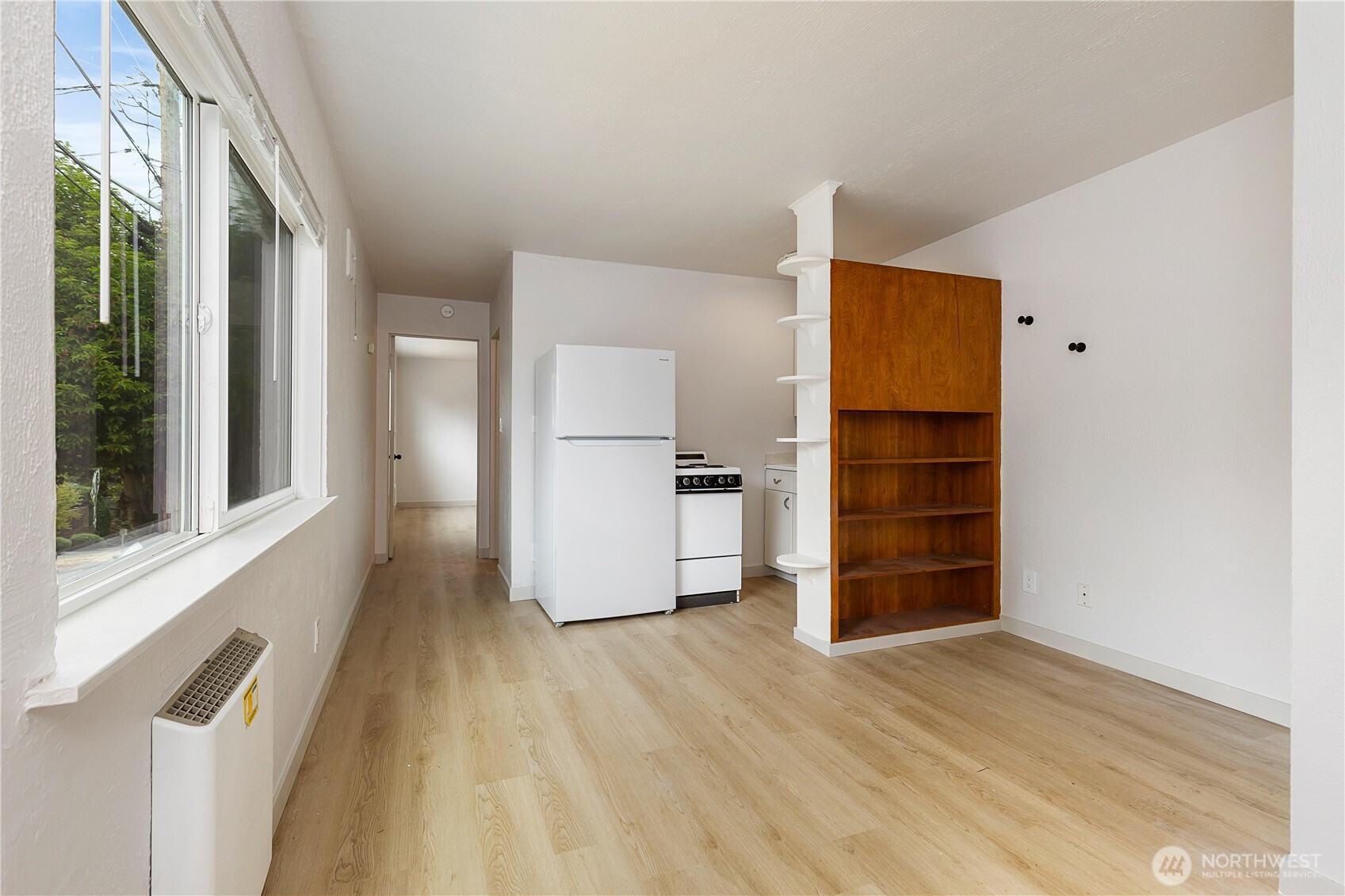 7618 Greenwood Avenue N, Seattle, WA 98103