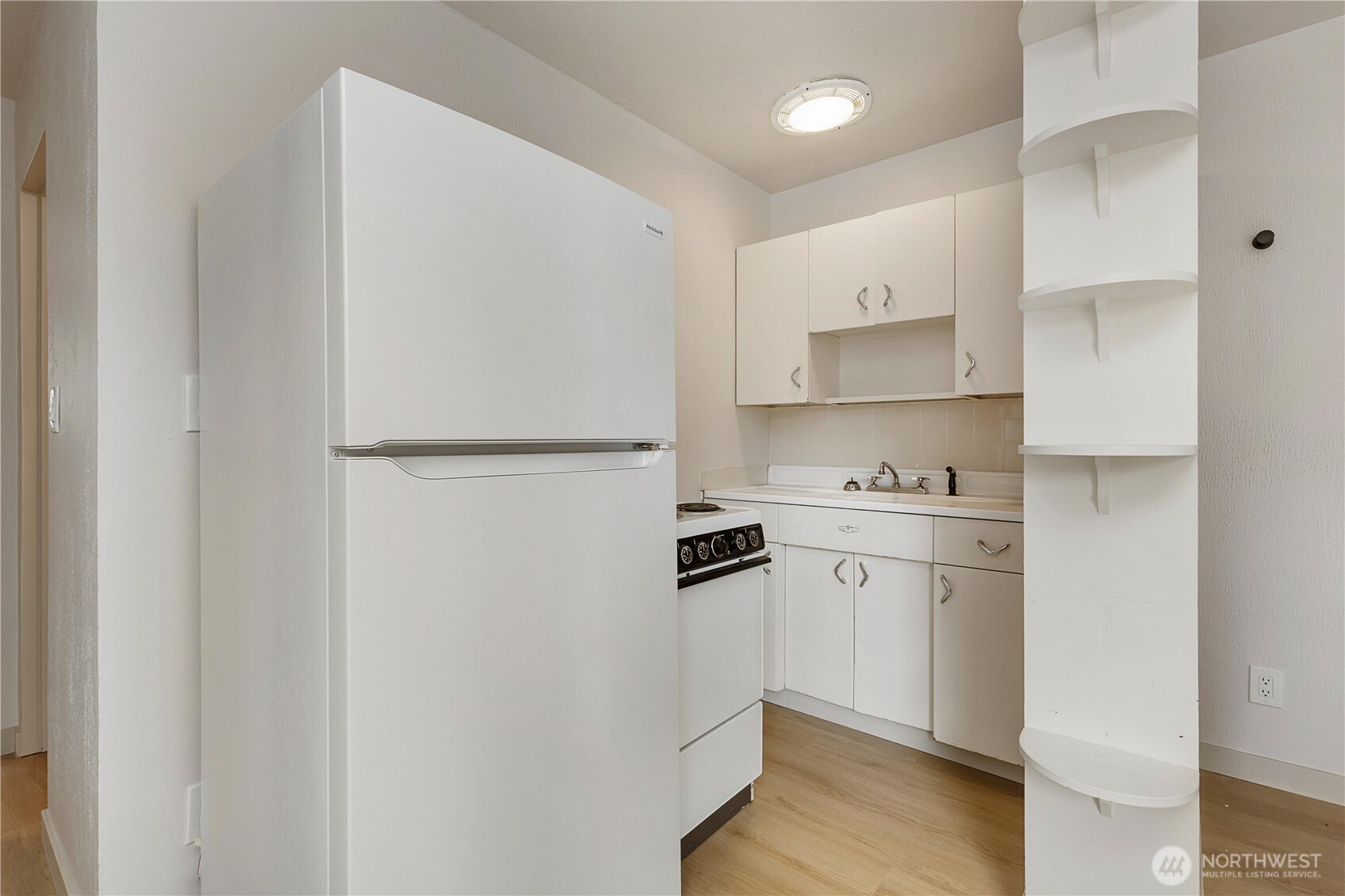 7618 Greenwood Avenue N, Seattle, WA 98103