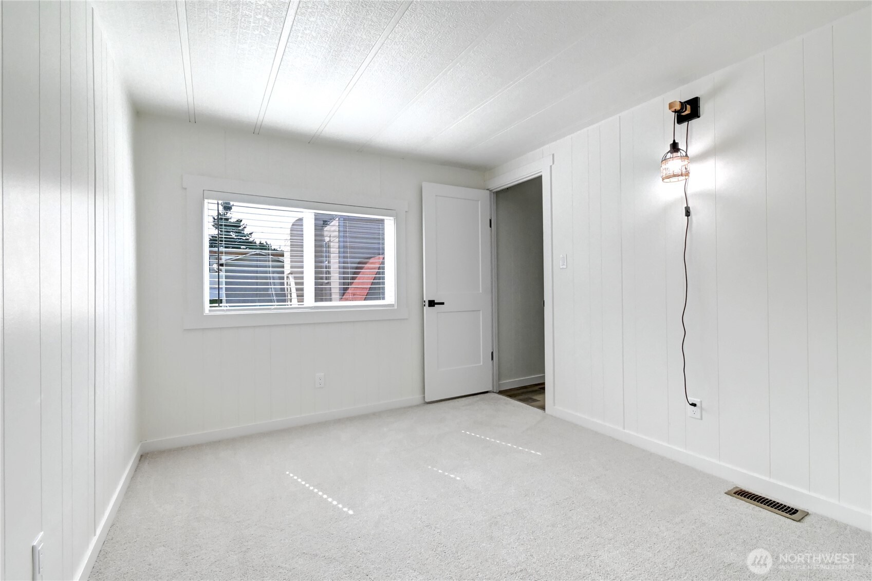 18501 52nd Ave #49, Lynnwood, WA 98037
