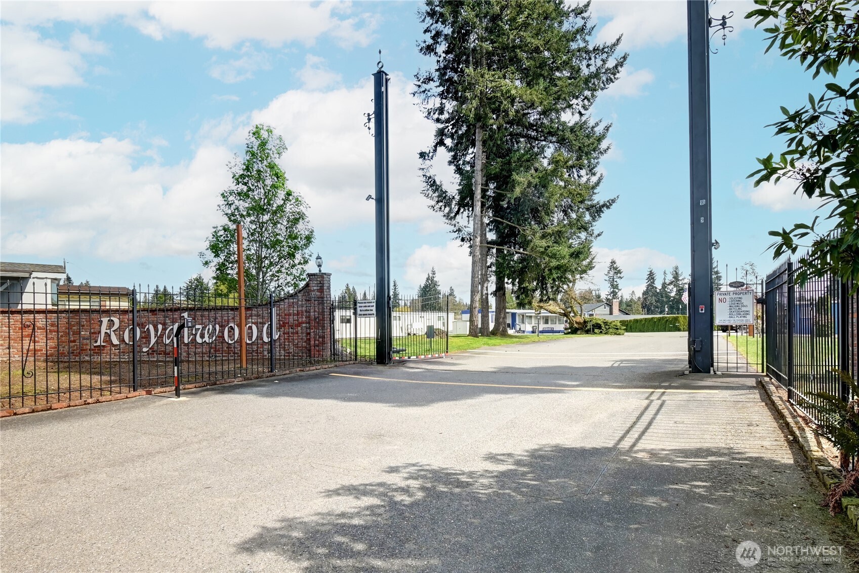 18501 52nd Ave #49, Lynnwood, WA 98037