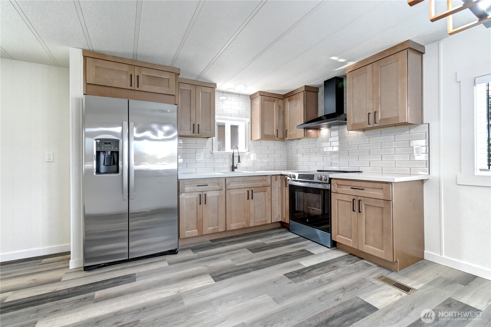 18501 52nd Ave #49, Lynnwood, WA 98037