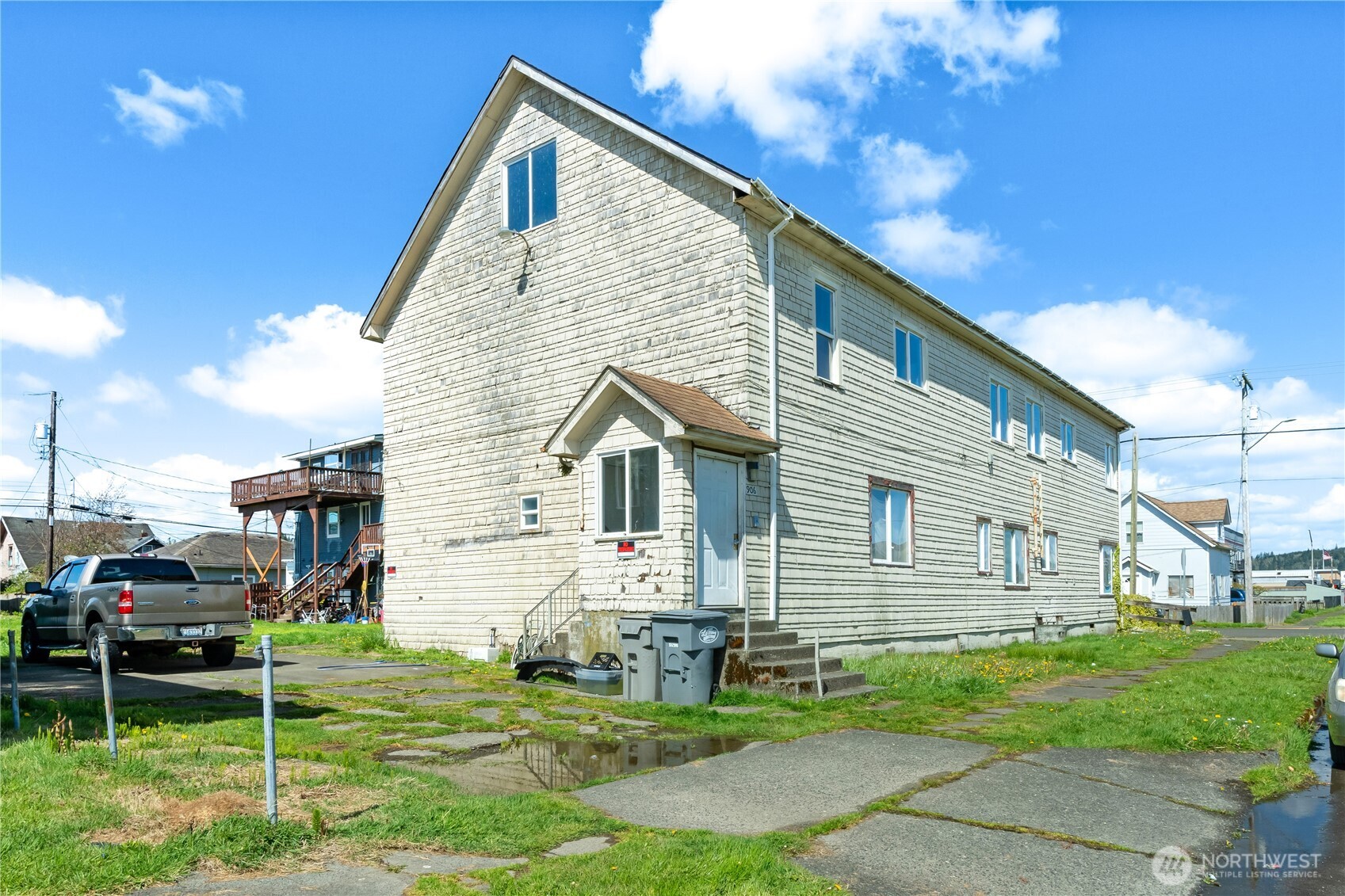 906 W Market Street , Aberdeen, WA 98520