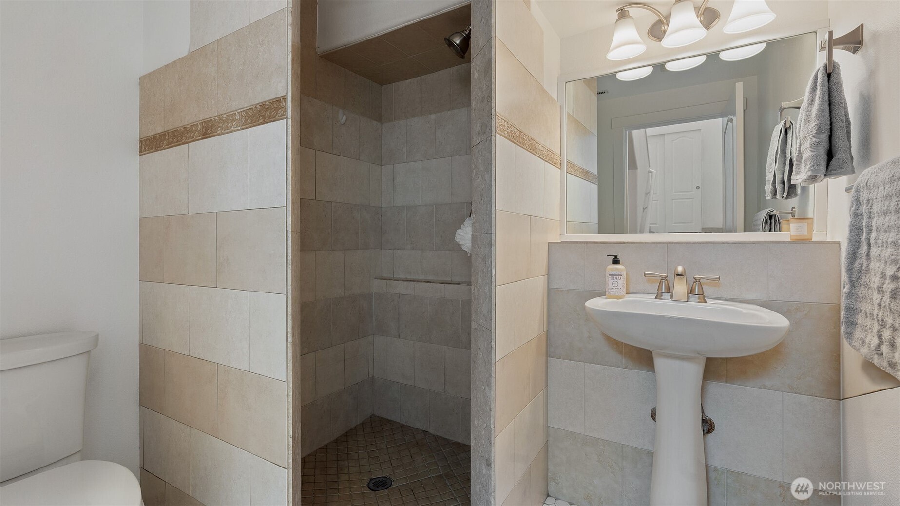 5525 Glenwood Avenue , Everett, WA 98203