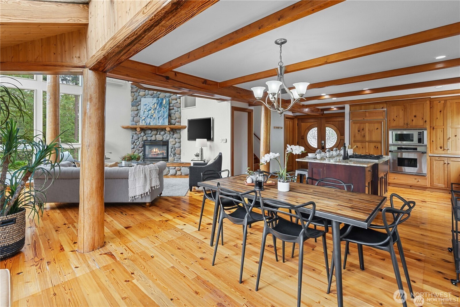 8526 E Mercer Way , Mercer Island, WA 98040