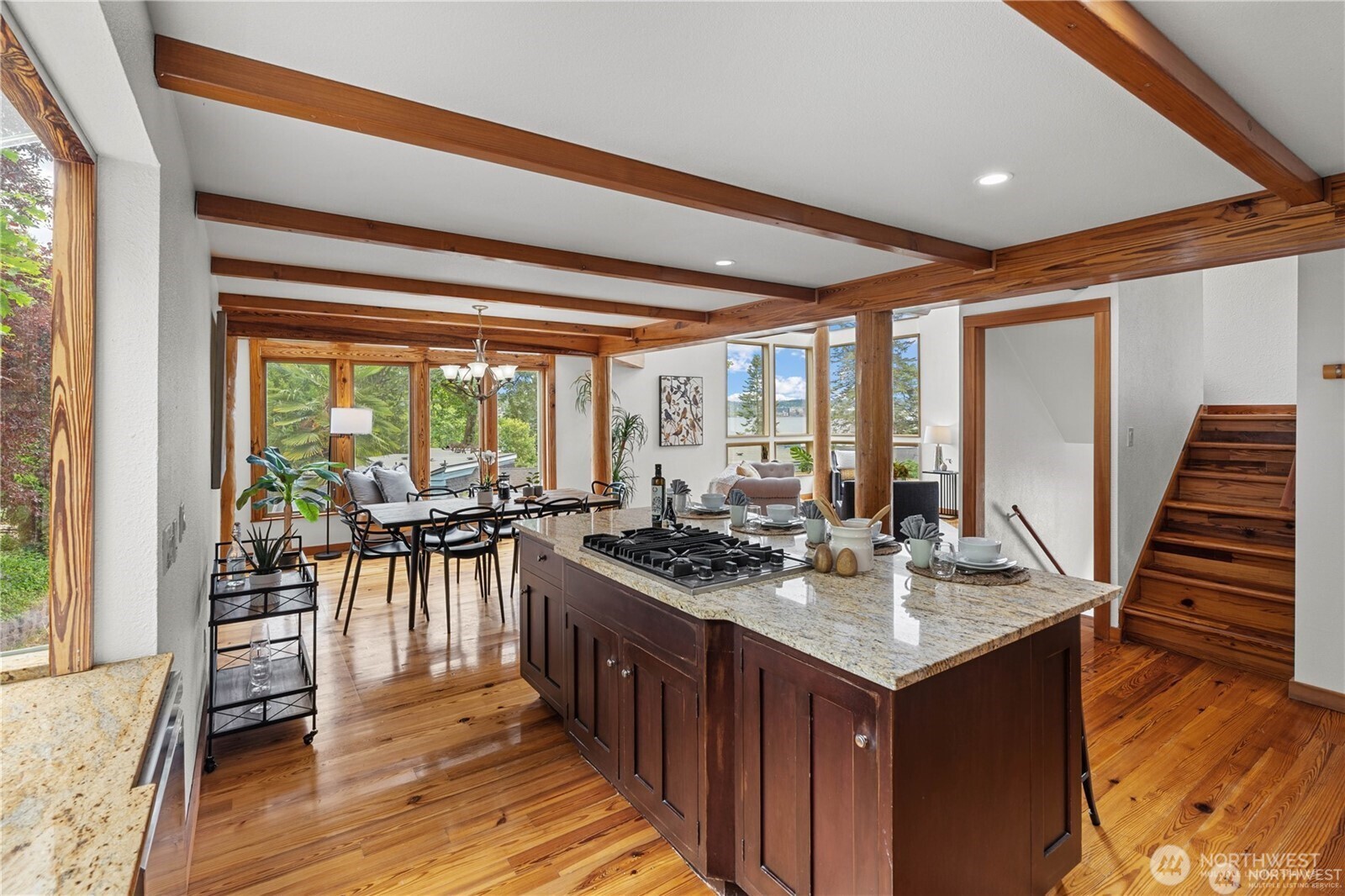 8526 E Mercer Way , Mercer Island, WA 98040