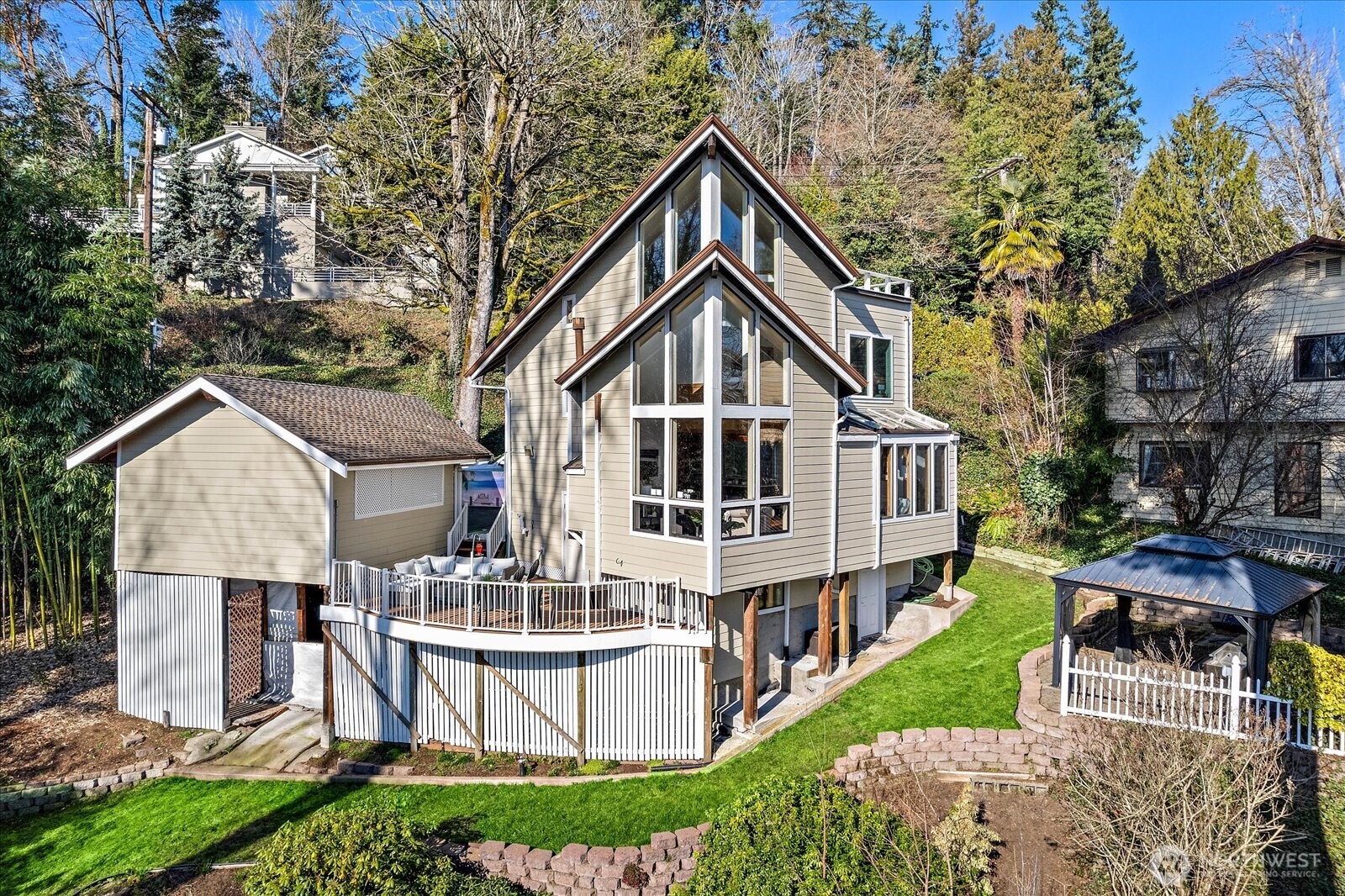 8526 E Mercer Way , Mercer Island, WA 98040