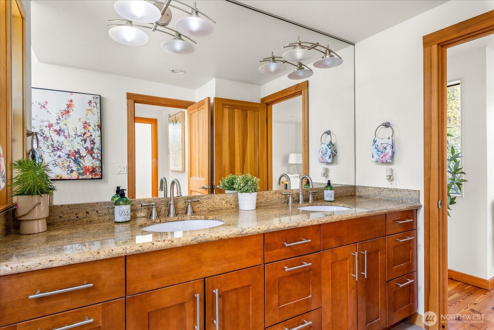 8526 E Mercer Way , Mercer Island, WA 98040