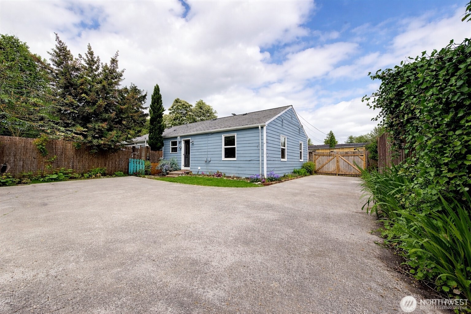 2517 - 2519 E Pike Street , Seattle, WA 98122