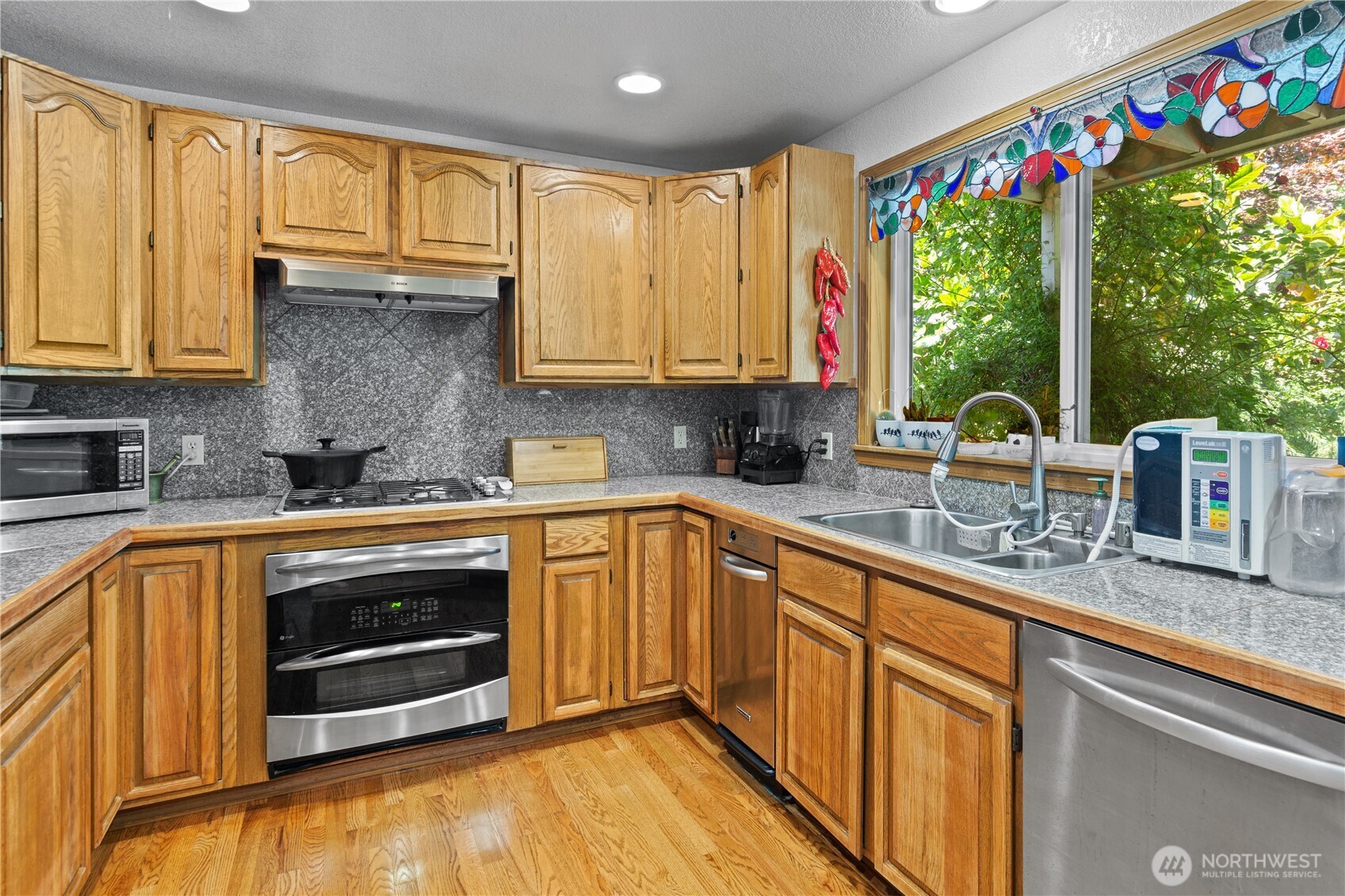 932 Pike Place NE, Auburn, WA 98002