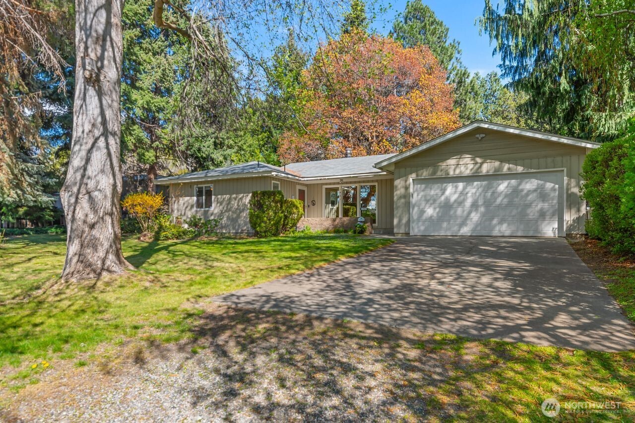 1401 N Devon Avenue , East Wenatchee, WA 98802
