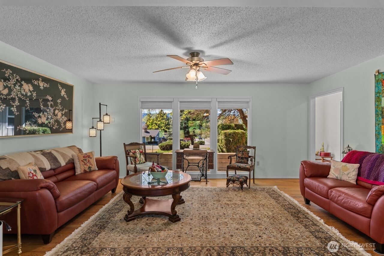 1401 N Devon Avenue , East Wenatchee, WA 98802