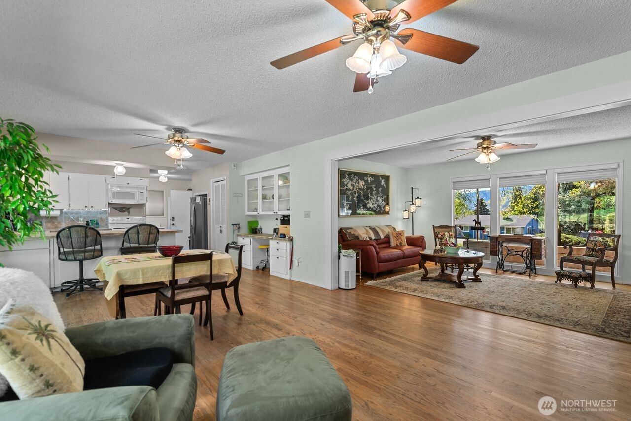 1401 N Devon Avenue , East Wenatchee, WA 98802