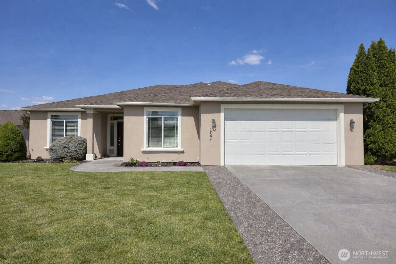 1747 Sunshine Ave , West Richland, WA 99353