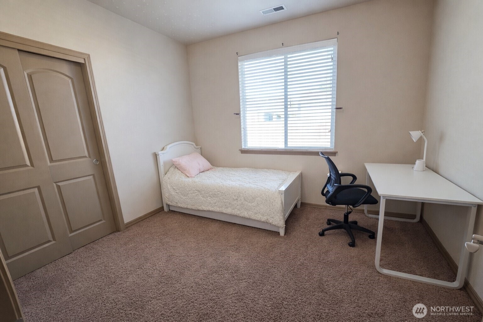 1747 Sunshine Ave , West Richland, WA 99353