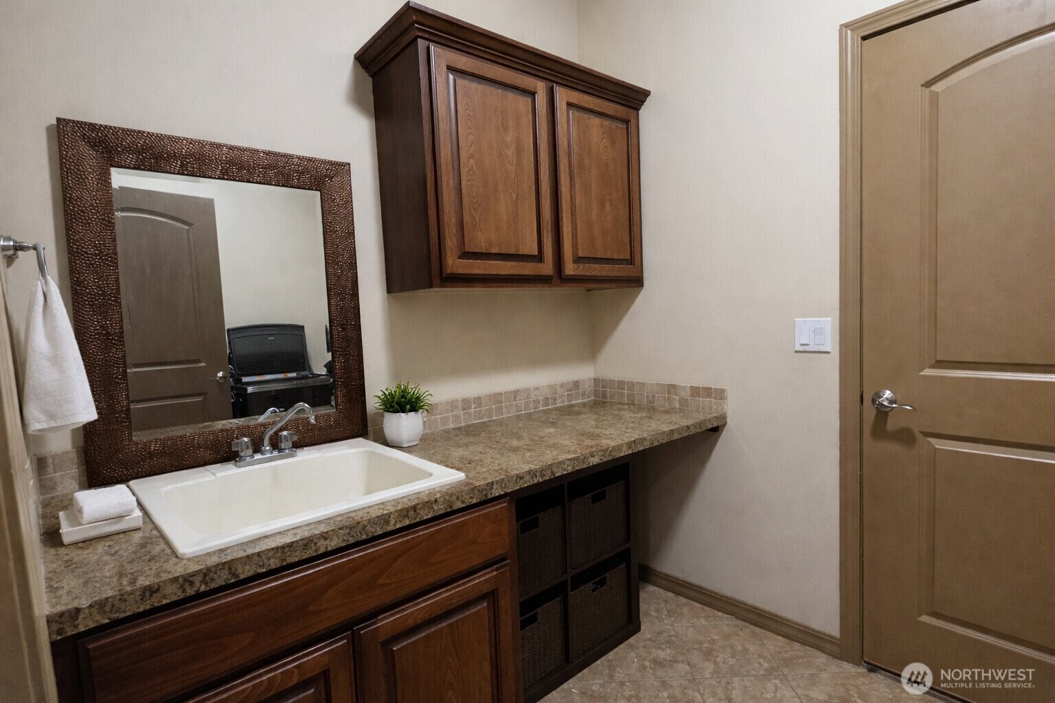 1747 Sunshine Ave , West Richland, WA 99353