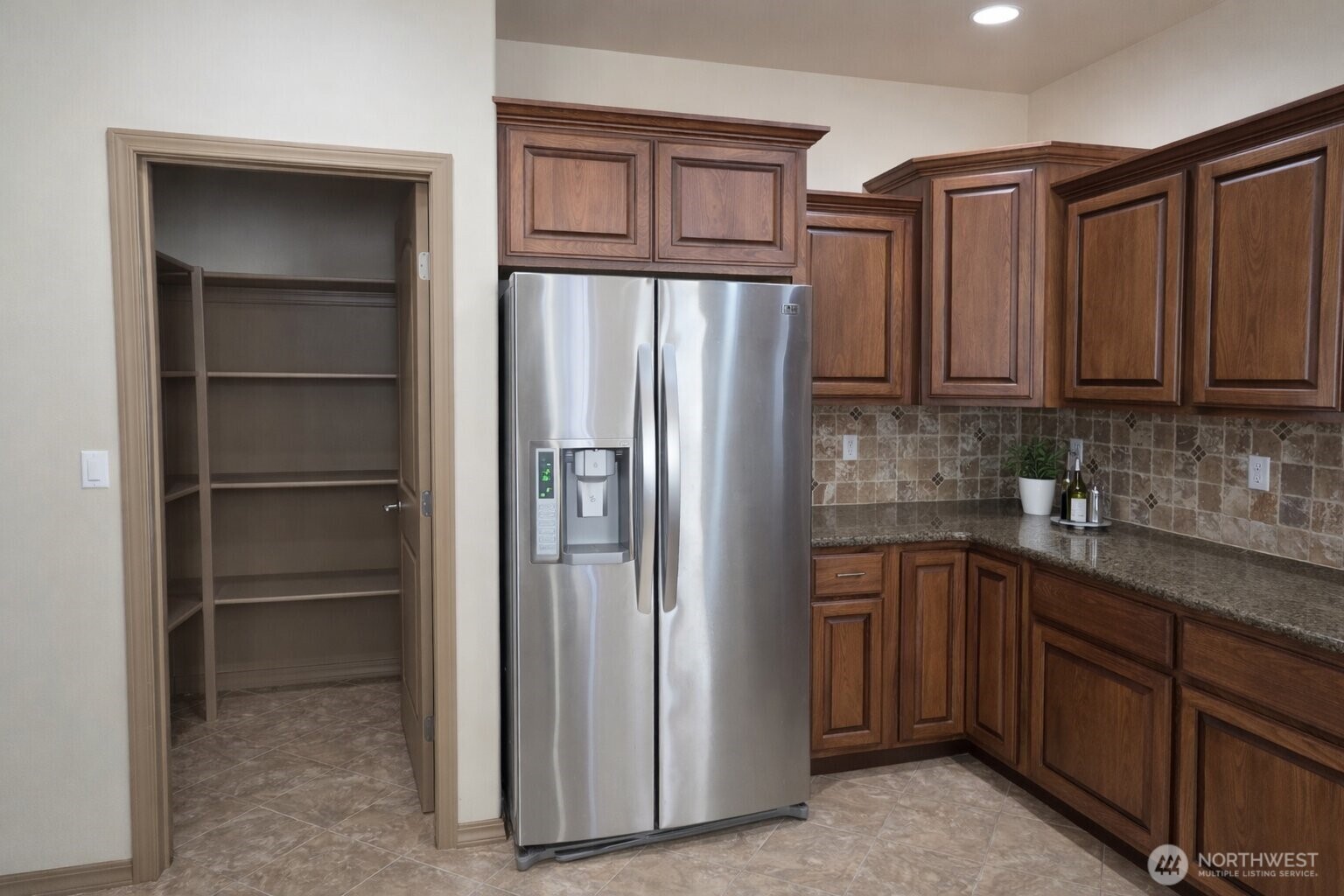 1747 Sunshine Ave , West Richland, WA 99353
