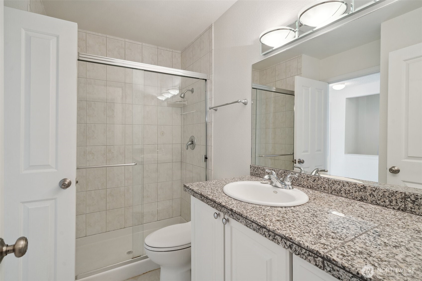 10030 NE 120th Street #J2, Kirkland, WA 98034