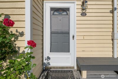 10030 NE 120th Street #J2, Kirkland, WA 98034 - Photo 2