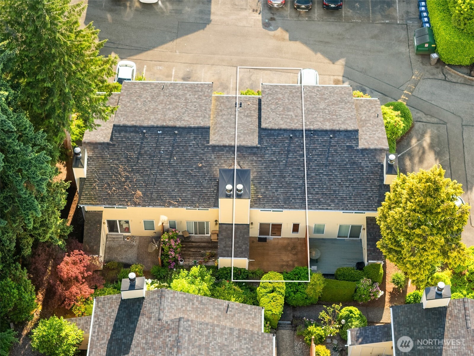 10030 NE 120th Street #J2, Kirkland, WA 98034