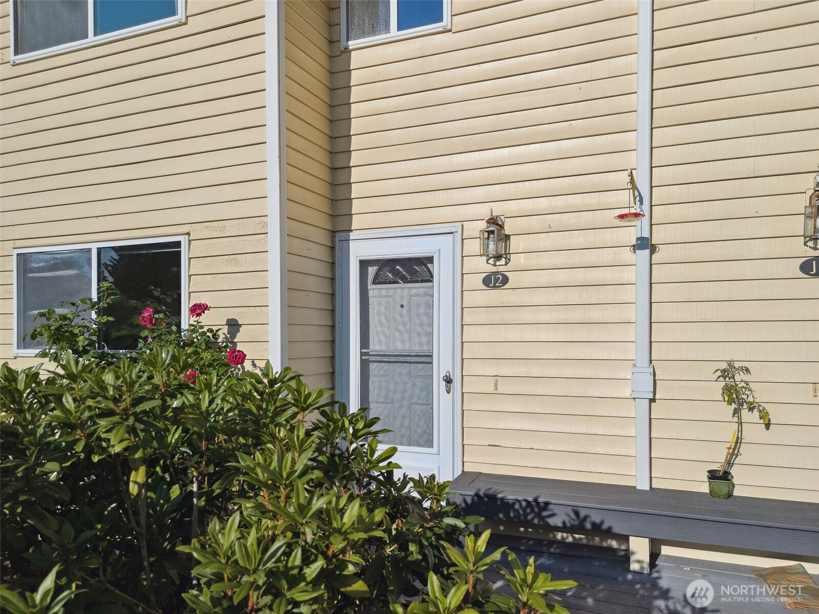 10030 NE 120th Street #J2, Kirkland, WA 98034