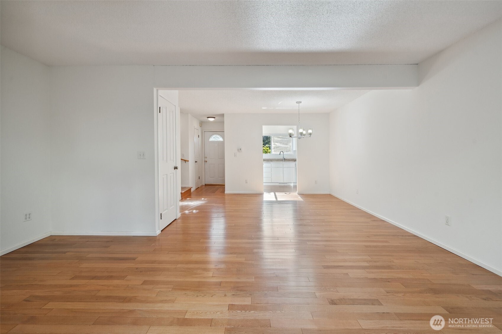 10030 NE 120th Street #J2, Kirkland, WA 98034