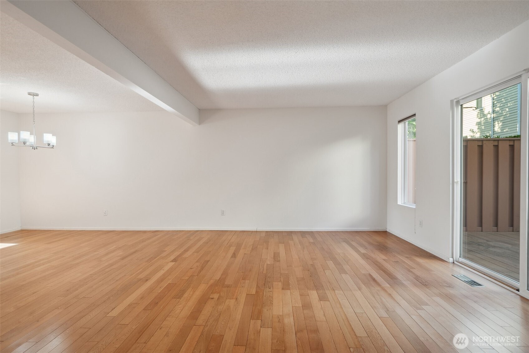 10030 NE 120th Street #J2, Kirkland, WA 98034