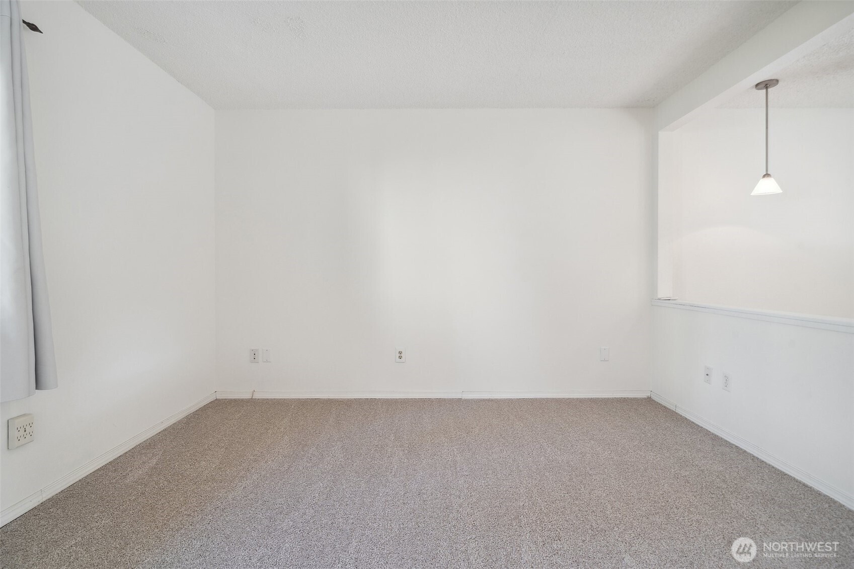 10030 NE 120th Street #J2, Kirkland, WA 98034