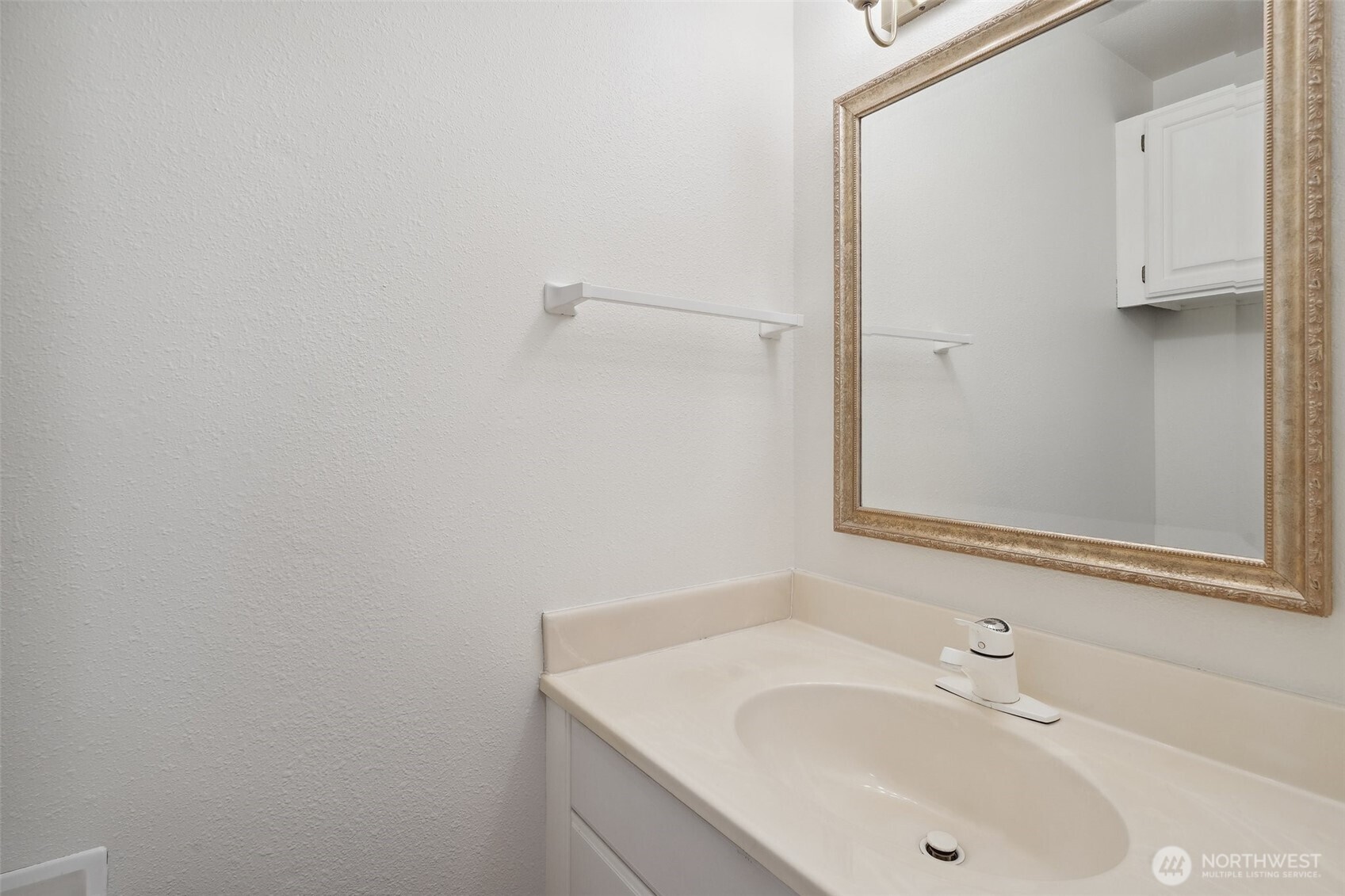 10030 NE 120th Street #J2, Kirkland, WA 98034