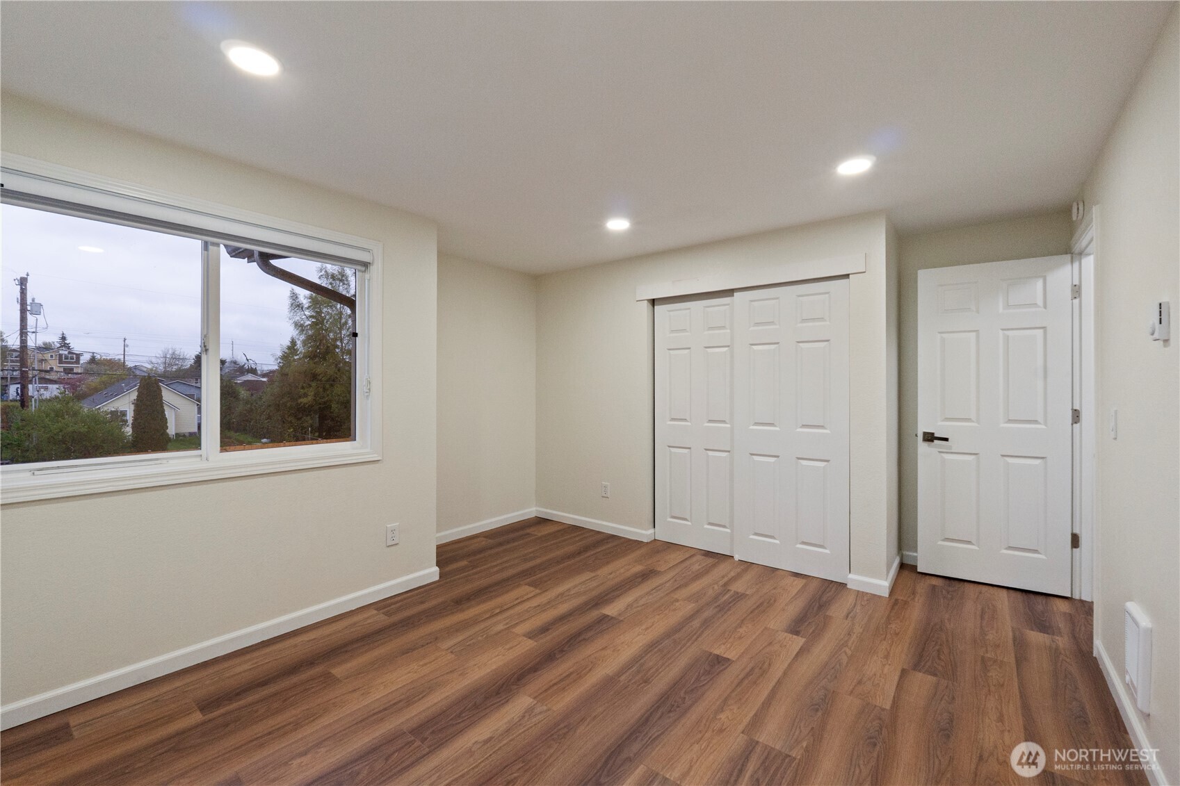 2902 13th Street #3B, Everett, WA 98201-1883