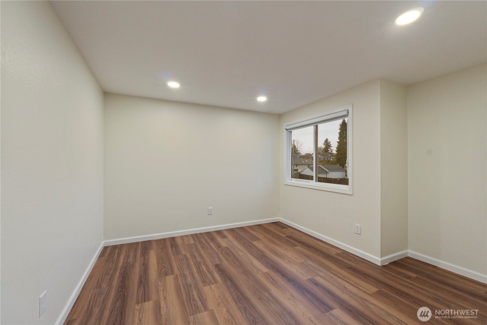 2902 13th Street #3B, Everett, WA 98201-1883