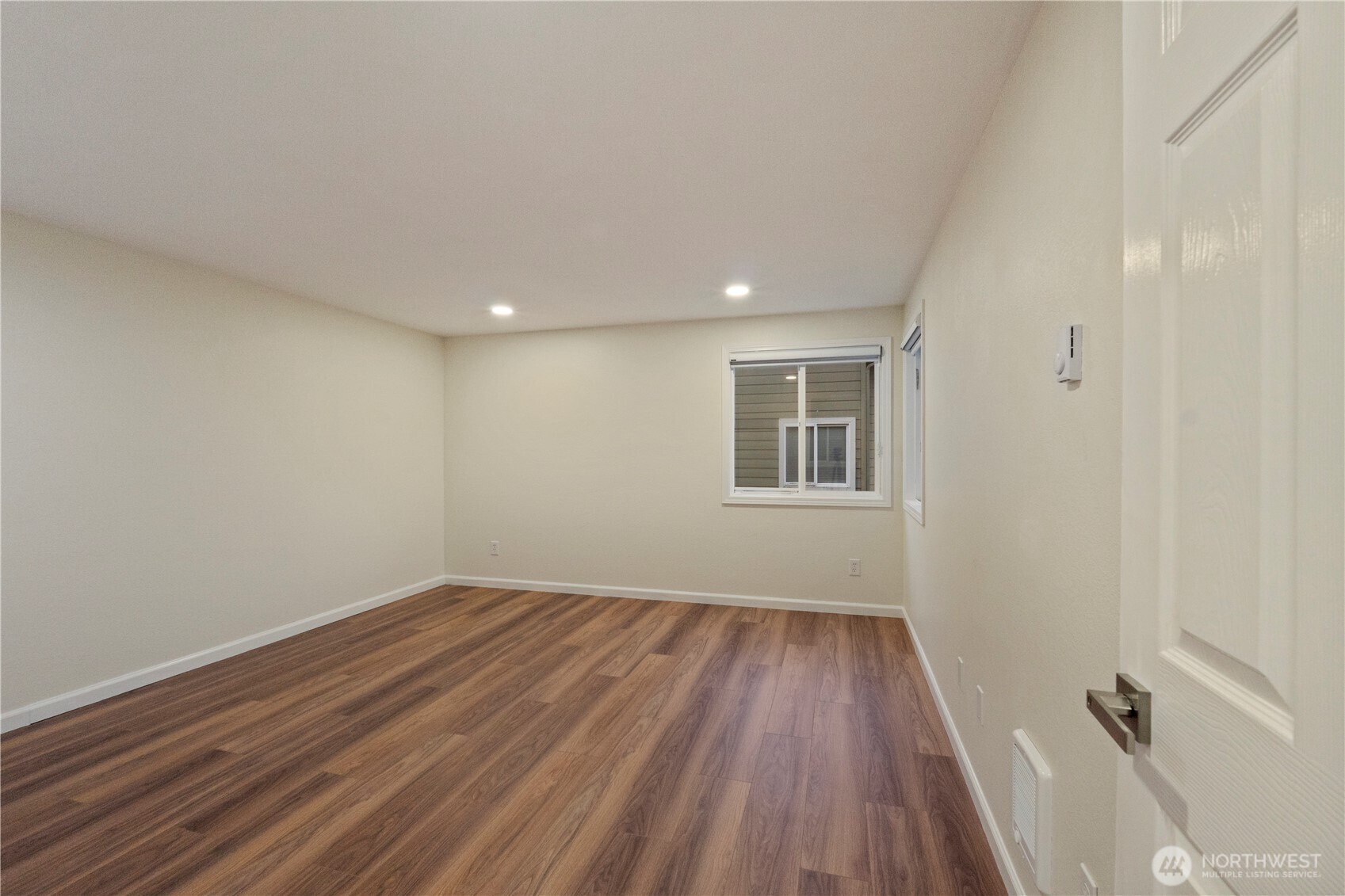 2902 13th Street #3B, Everett, WA 98201-1883