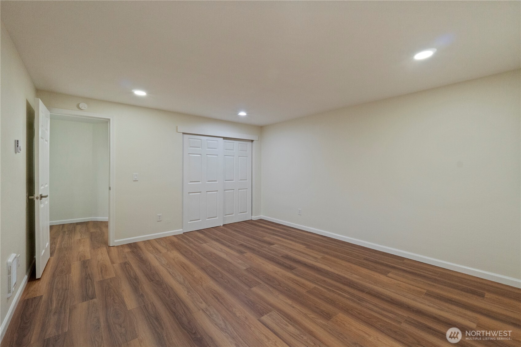 2902 13th Street #3B, Everett, WA 98201-1883