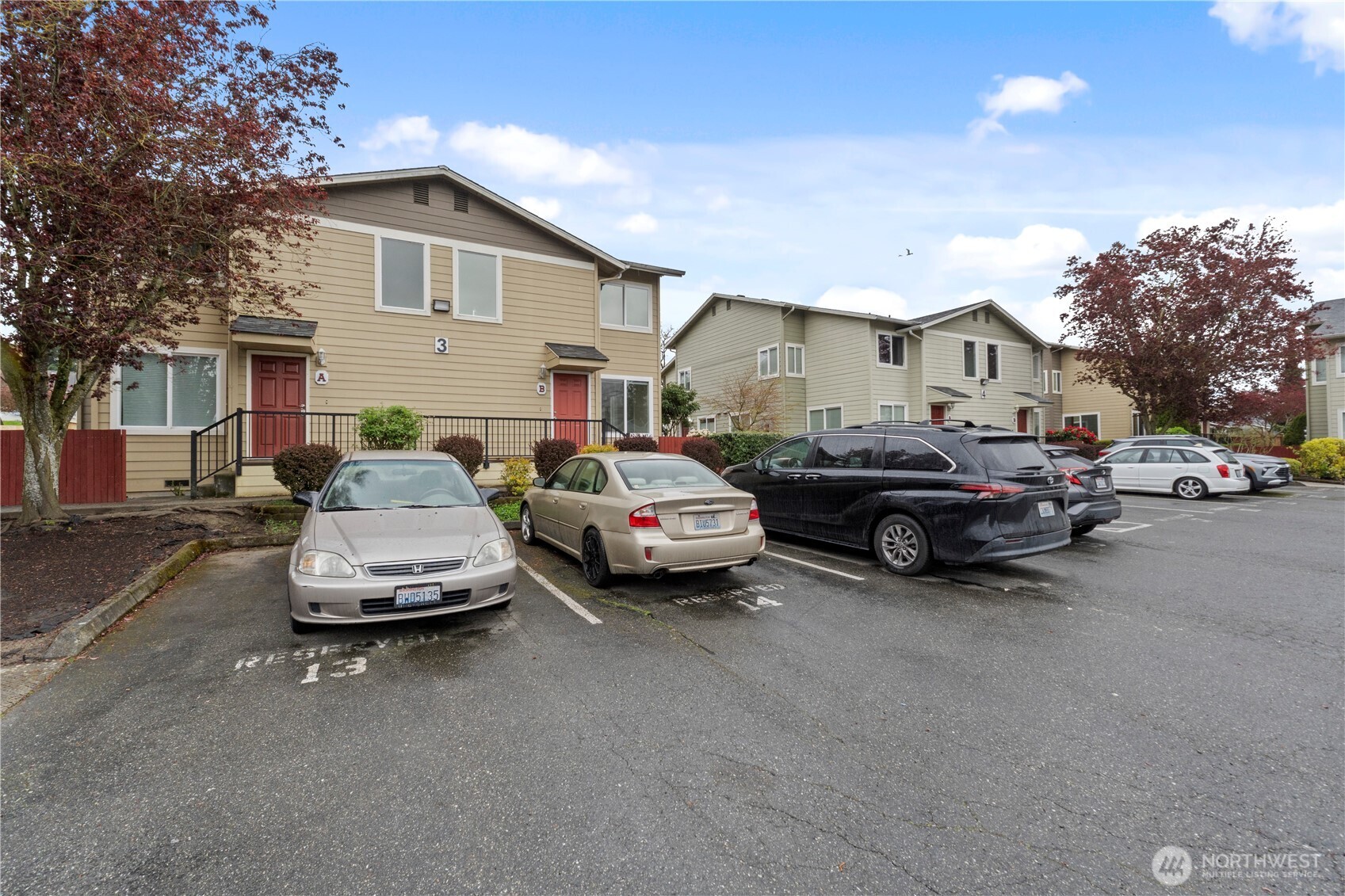 2902 13th Street #3B, Everett, WA 98201-1883