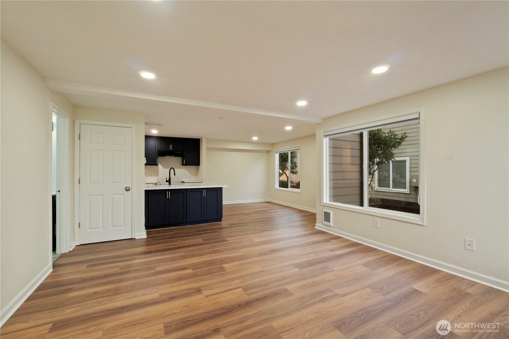 2902 13th Street #3B, Everett, WA 98201-1883