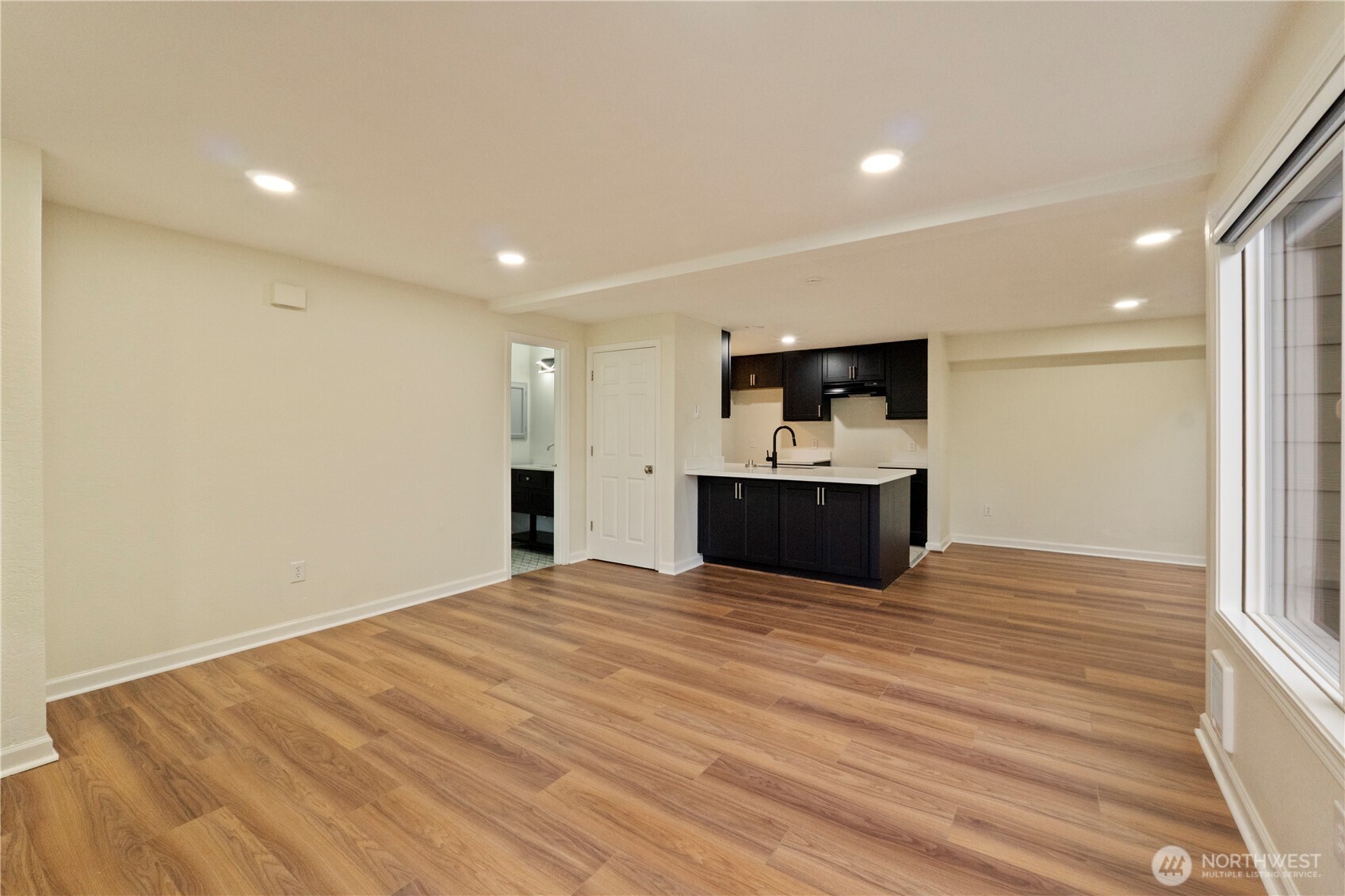 2902 13th Street #3B, Everett, WA 98201-1883